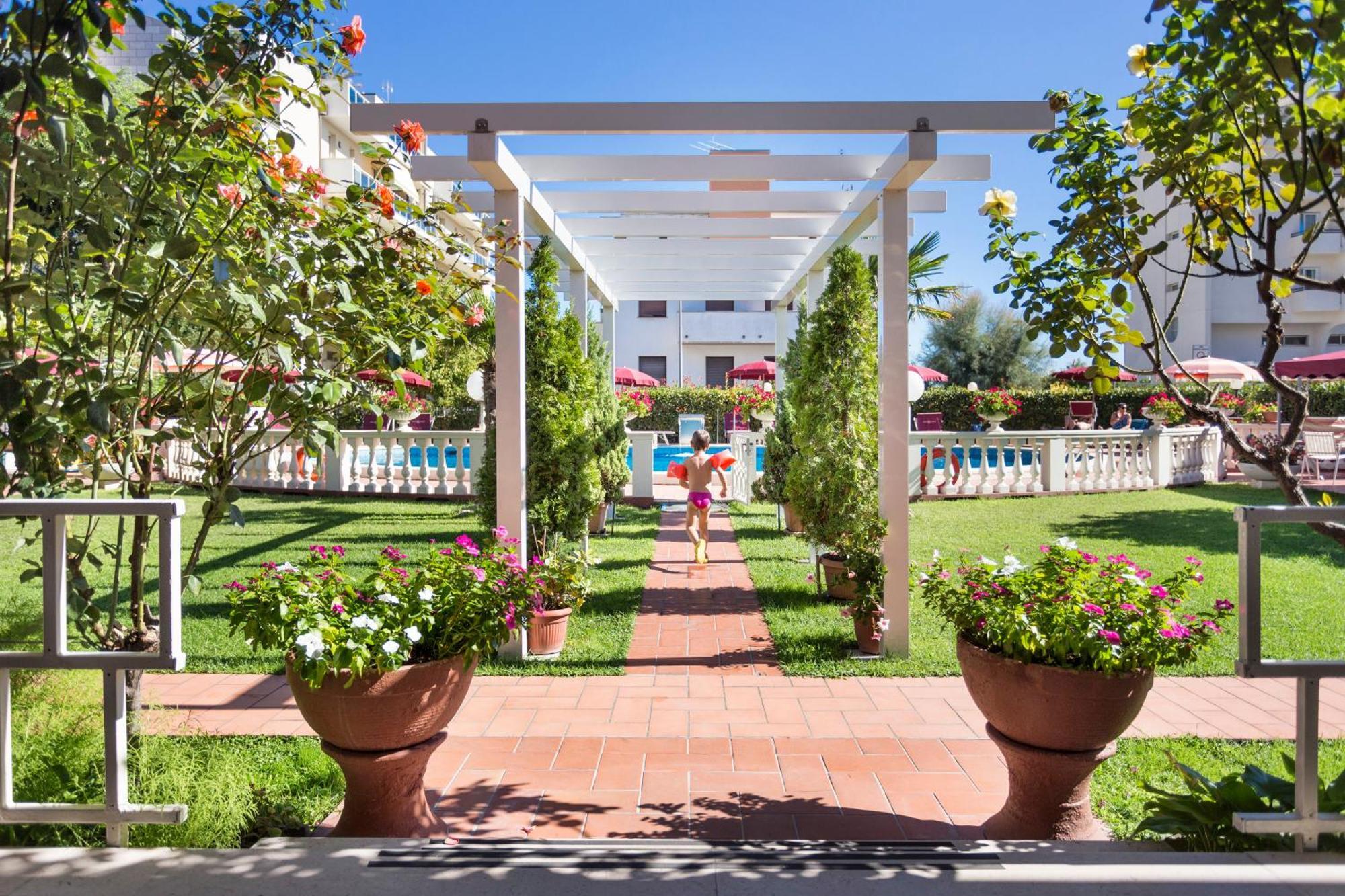 Hotel Apollo ريميني المظهر الخارجي الصورة
